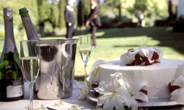 Bolo com champagne - Foto: Getty Images