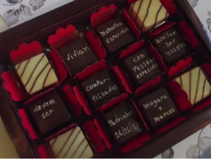 Convite com chocolates