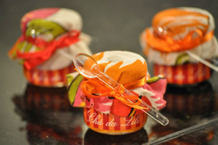 Potinho com petiscos