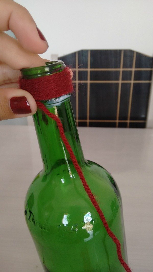 Enrole a lã ao redor